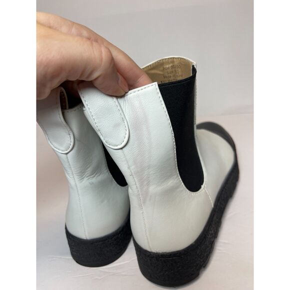 JOURNEE Women's Tru Comfort Foam Jenie Bootie In White size 8.5 - Picture 8 of 11